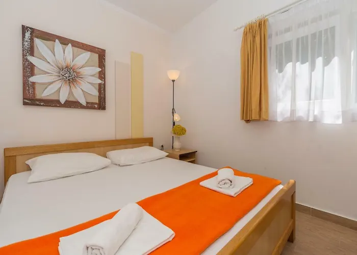 Apartment Diana & Josip *