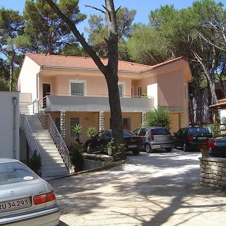Apartment Diana & Josip *